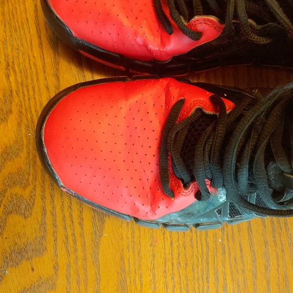 Adidas D basketball shoes - Picture 4 of 12